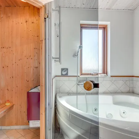 Arngrim - 100m From The Sea By Interhome *
